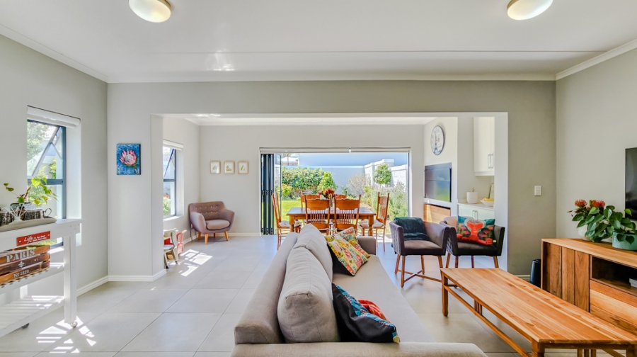 To Let 3 Bedroom Property for Rent in Protea Heights Western Cape